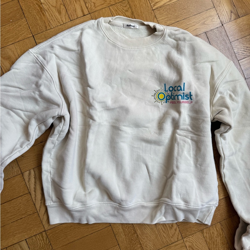 Cream Crewneck Sweater with Ribbed Cuffs and Embroidery